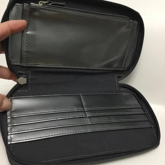 Guerlain Wallet - Picture 7 of 16